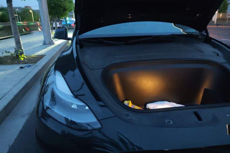 Used Tesla Model Y 2023 Rear-Wheel-Drive Version Engine Bay Right