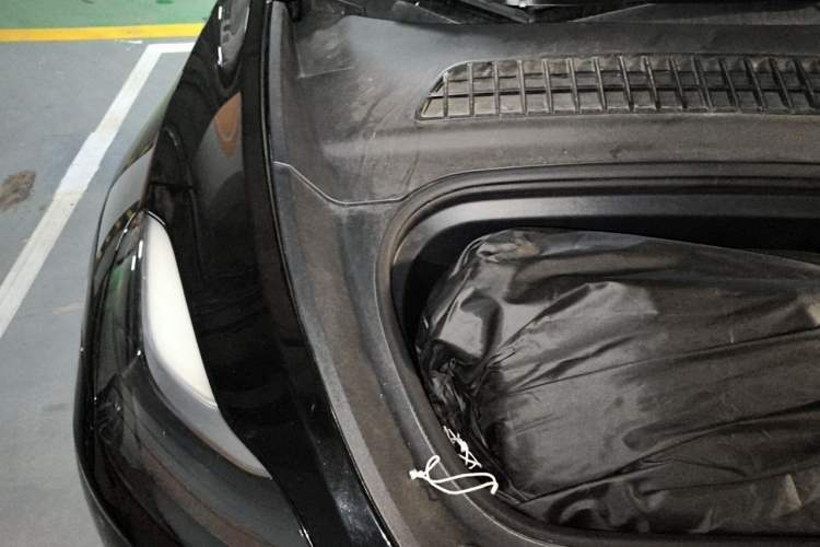 Used Tesla Model Y 2023 Rear-Wheel-Drive Version Engine Bay Right