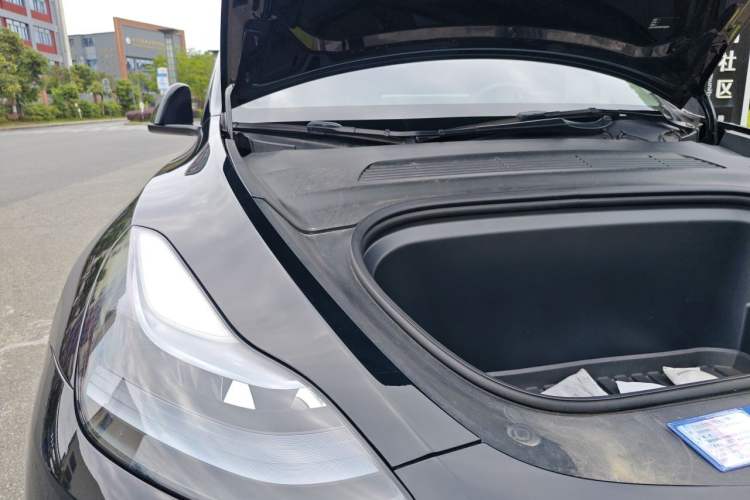Used Tesla Model Y 2023 Rear-Wheel-Drive Version Engine Bay Right