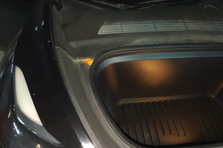 Used Tesla Model Y 2023 Rear-Wheel-Drive Version Engine Bay Right