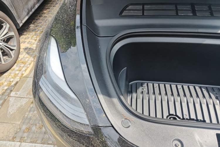 Used Tesla Model Y 2023 Rear-Wheel-Drive Version Engine Bay Right