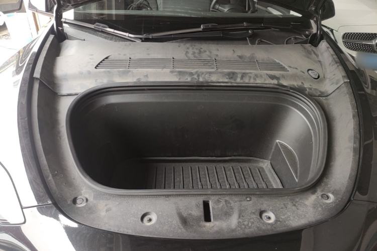 Used Tesla Model Y 2023 Rear-Wheel-Drive Version Engine Bay