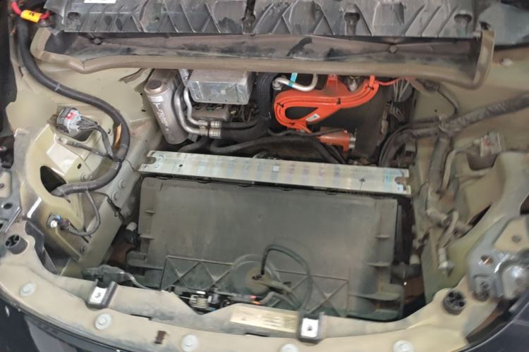 Used Tesla Model Y 2023 Rear-Wheel-Drive Version Engine Bay
