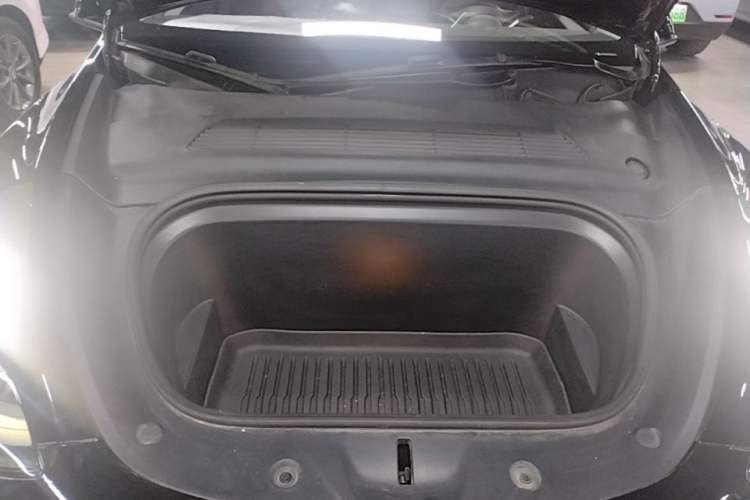 Used Tesla Model Y 2023 Rear-Wheel-Drive Version Engine Bay