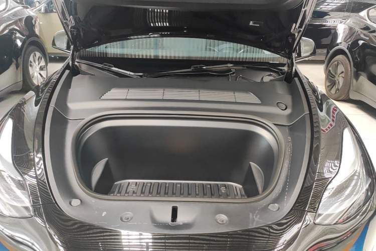 Used Tesla Model Y 2023 Rear-Wheel-Drive Version Engine Bay