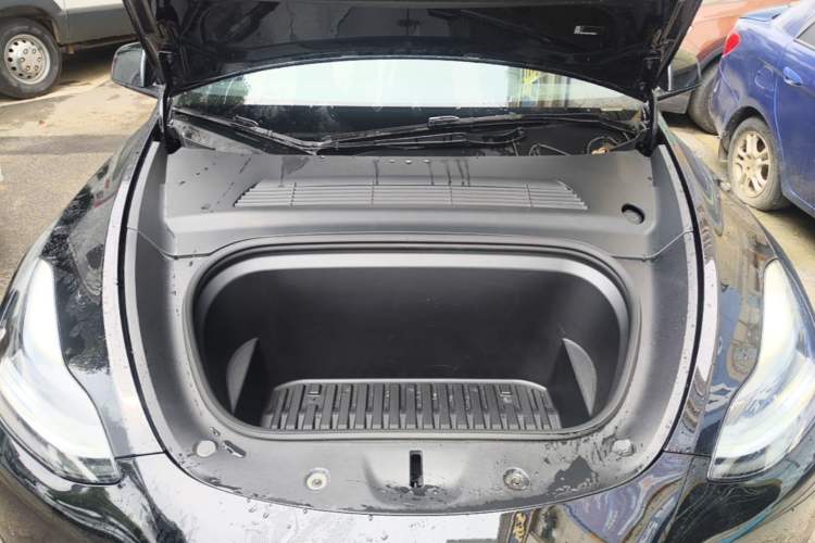 Used Tesla Model Y 2023 Rear-Wheel-Drive Version Engine Bay