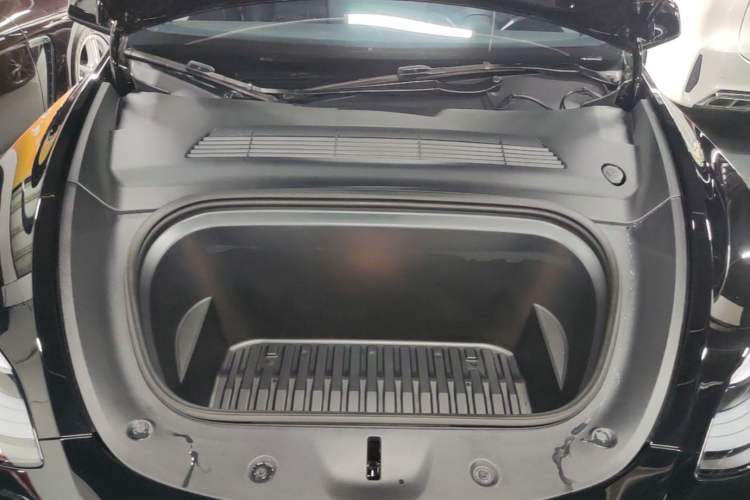 Used Tesla Model Y 2023 Rear-Wheel-Drive Version Engine Bay