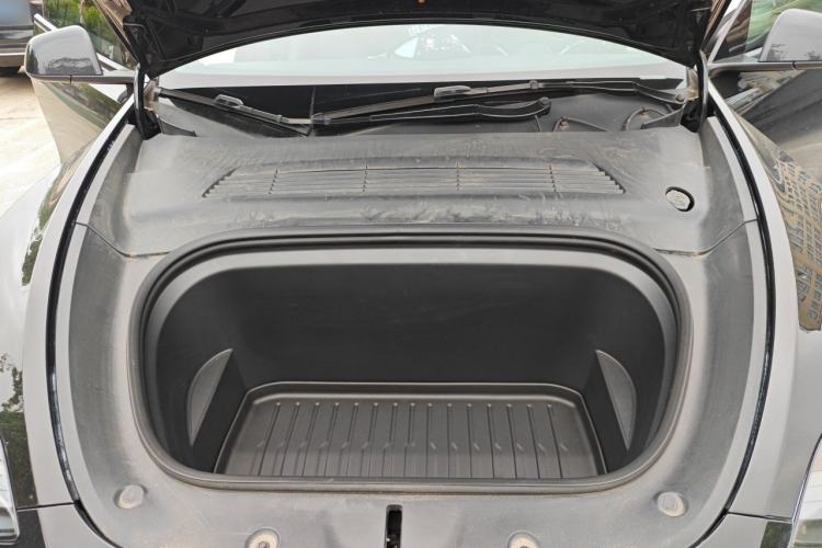Used Tesla Model Y 2023 Rear-Wheel-Drive Version Engine Bay