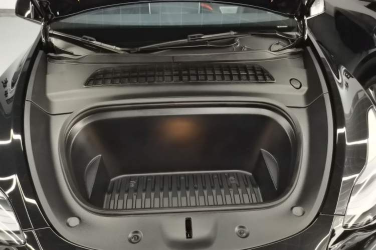 Used Tesla Model Y 2023 Rear-Wheel-Drive Version Engine Bay