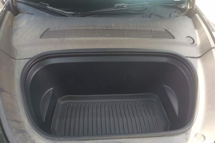 Used Tesla Model Y 2023 Rear-Wheel-Drive Version Engine Bay