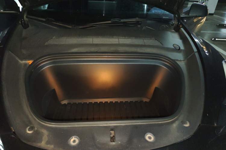 Used Tesla Model Y 2023 Rear-Wheel-Drive Version Engine Bay