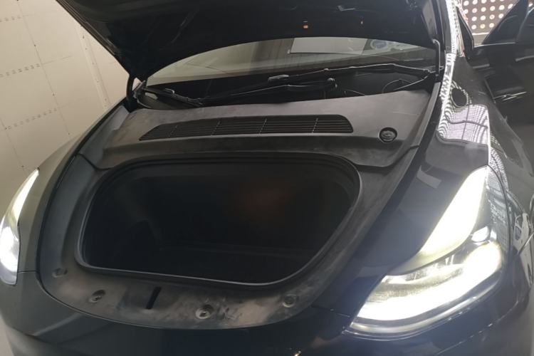 Used Tesla Model Y 2023 Rear-Wheel-Drive Version Engine Bay