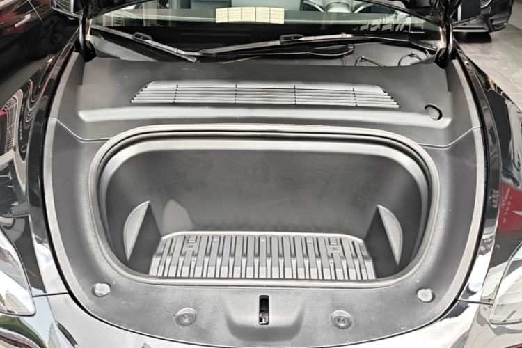 Used Tesla Model Y 2023 Rear-Wheel-Drive Version Engine Bay