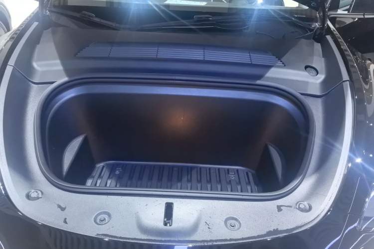 Used Tesla Model Y 2023 Rear-Wheel-Drive Version Engine Bay