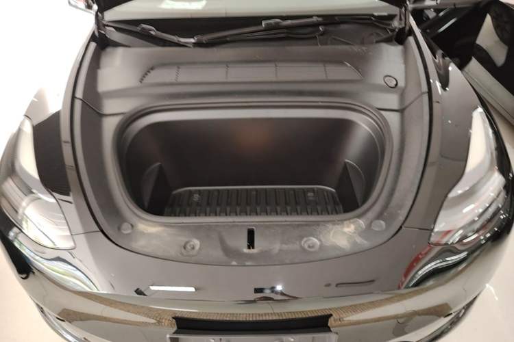 Used Tesla Model Y 2023 Rear-Wheel-Drive Version Engine Bay