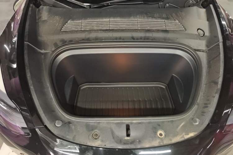 Used Tesla Model Y 2023 Rear-Wheel-Drive Version Engine Bay