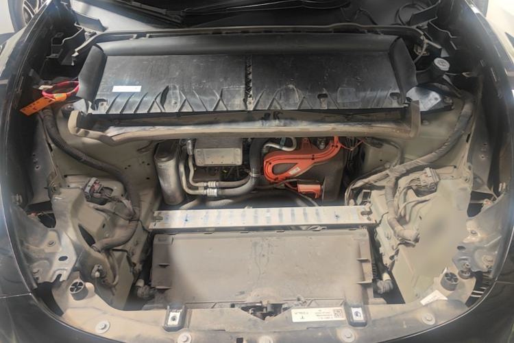 Used Tesla Model Y 2023 Rear-Wheel-Drive Version Engine Bay