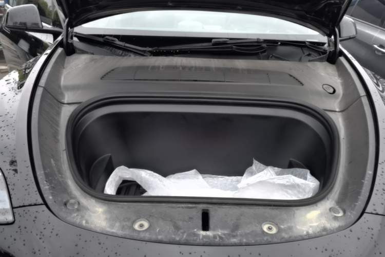 Used Tesla Model Y 2023 Rear-Wheel-Drive Version Engine Bay