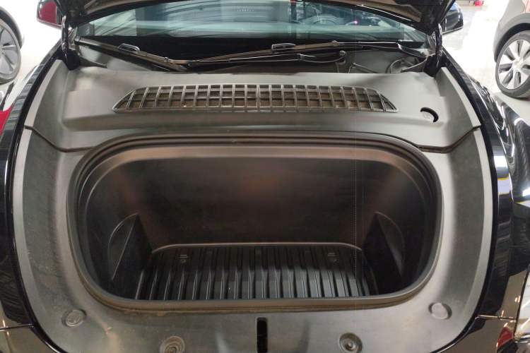 Used Tesla Model Y 2023 Rear-Wheel-Drive Version Engine Bay