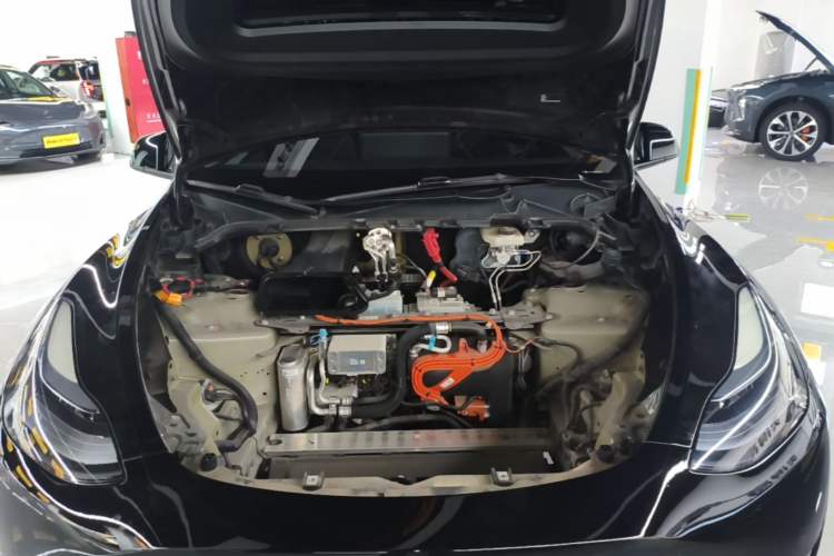 Used Tesla Model Y 2023 Rear-Wheel-Drive Version Engine Bay