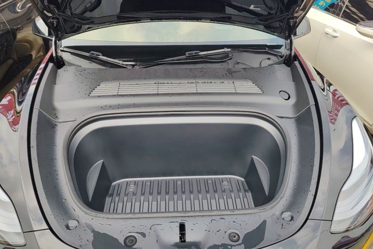 Used Tesla Model Y 2023 Rear-Wheel-Drive Version Engine Bay