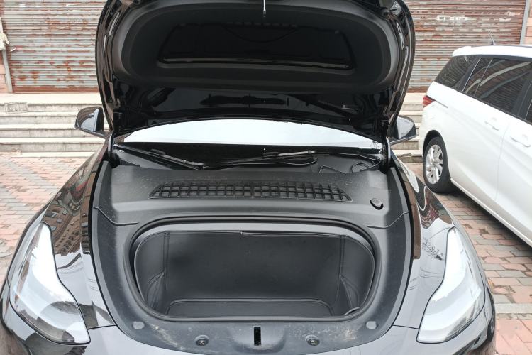Used Tesla Model Y 2023 Rear-Wheel-Drive Version Engine Bay