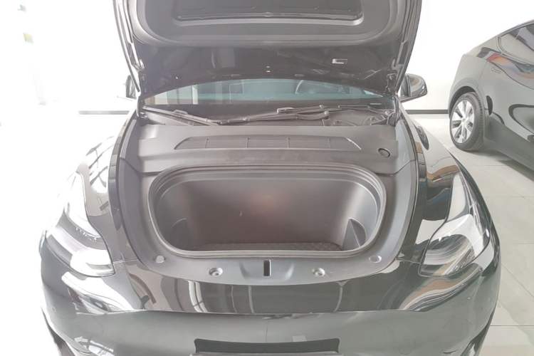Used Tesla Model Y 2023 Rear-Wheel-Drive Version Engine Bay