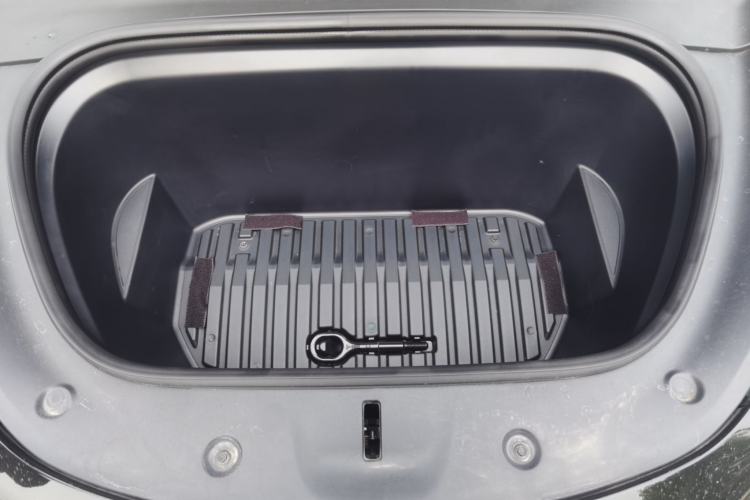 Used Tesla Model Y 2023 Rear-Wheel-Drive Version Engine Bay