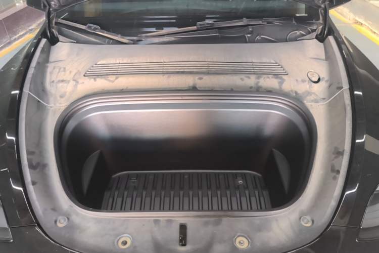 Used Tesla Model Y 2023 Rear-Wheel-Drive Version Engine Bay