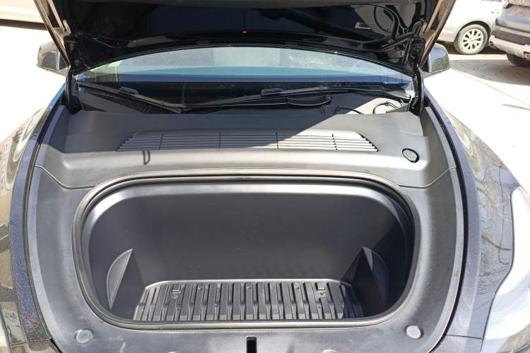Used Tesla Model Y 2023 Rear-Wheel-Drive Version Engine Bay