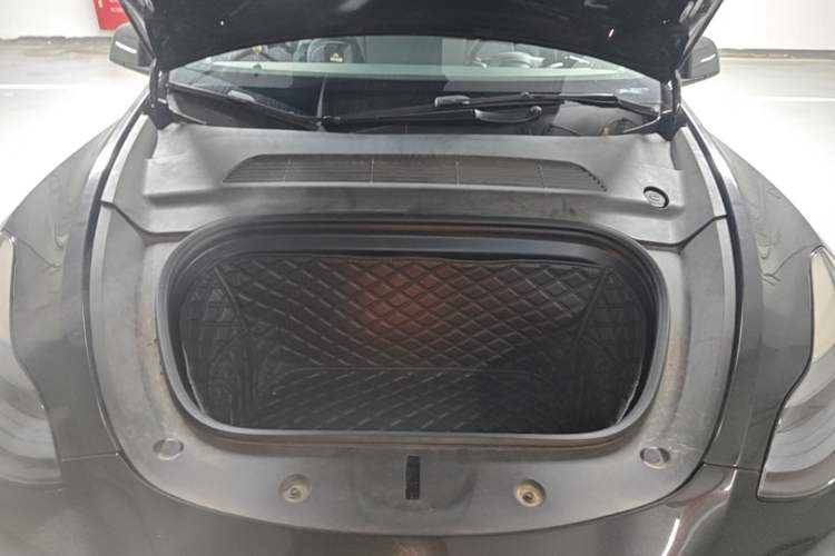 Used Tesla Model Y 2023 Rear-Wheel-Drive Version Engine Bay