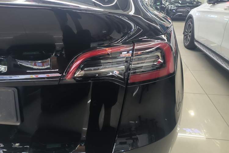 Used Tesla Model Y 2023 Rear-Wheel-Drive Version Exterior 1
