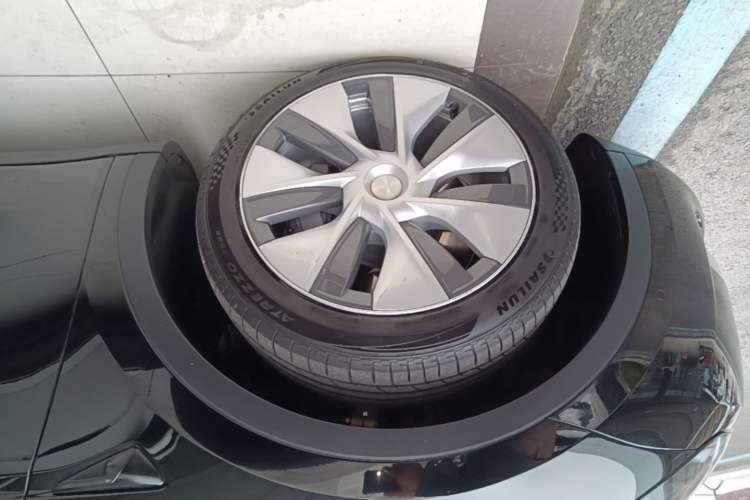 Used Tesla Model Y 2023 Long-Range All-Wheel-Drive Version Exterior 1