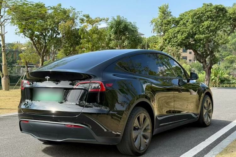 Used Tesla Model Y 2023 Long-Range All-Wheel-Drive Version Exterior 1