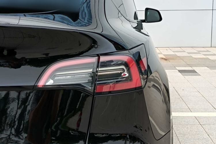 Used Tesla Model Y 2023 Rear-Wheel-Drive Version Exterior 1