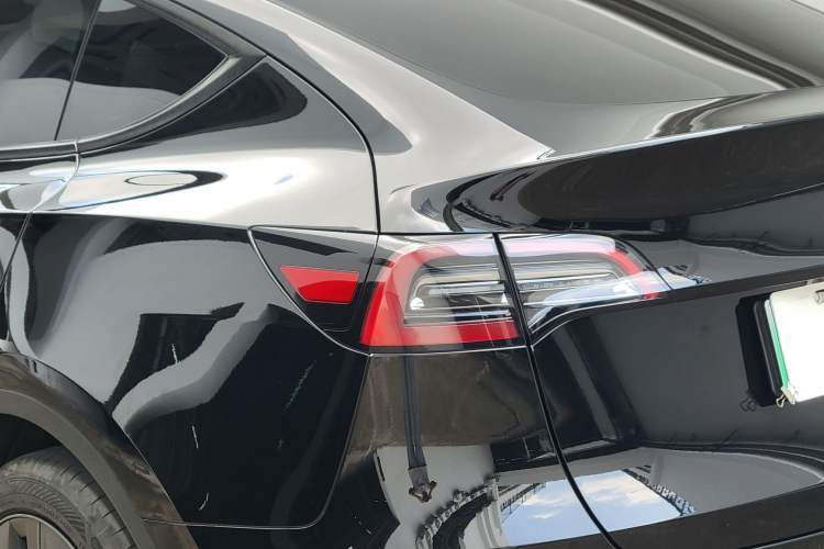 Used Tesla Model Y 2023 Rear-Wheel-Drive Version Exterior 10