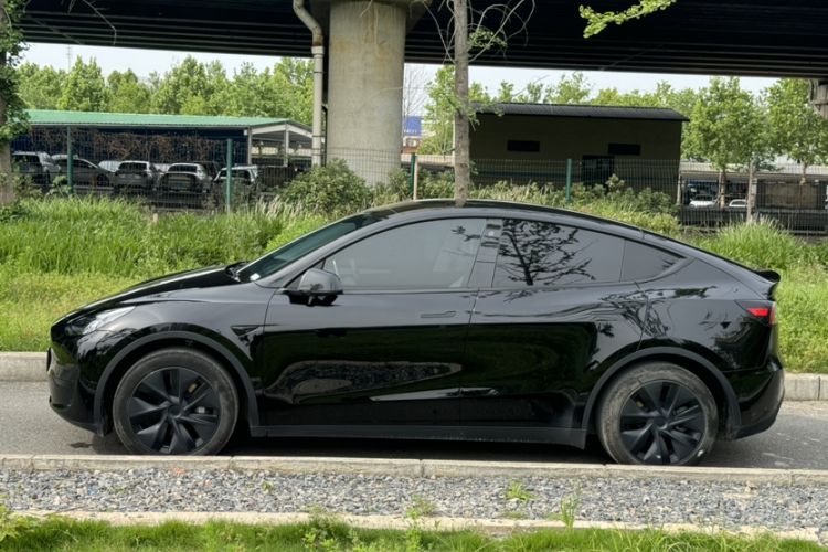 Used Tesla Model Y 2023 Rear-Wheel-Drive Version Exterior 10