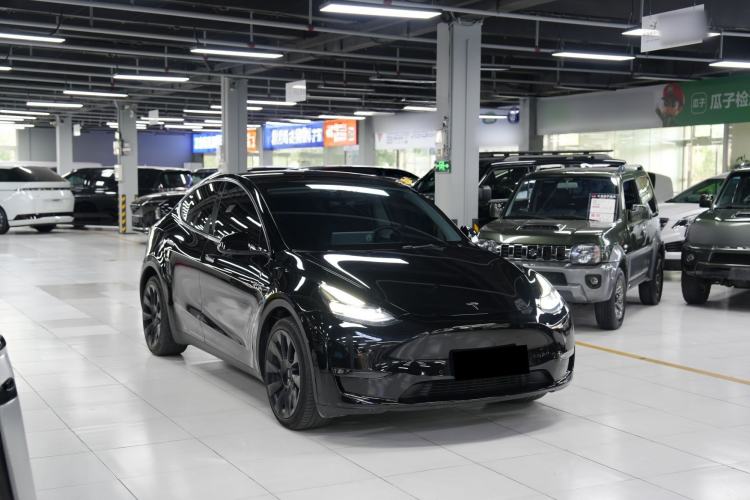 Used Tesla Model Y 2023 Long-Range All-Wheel-Drive Version Exterior 2