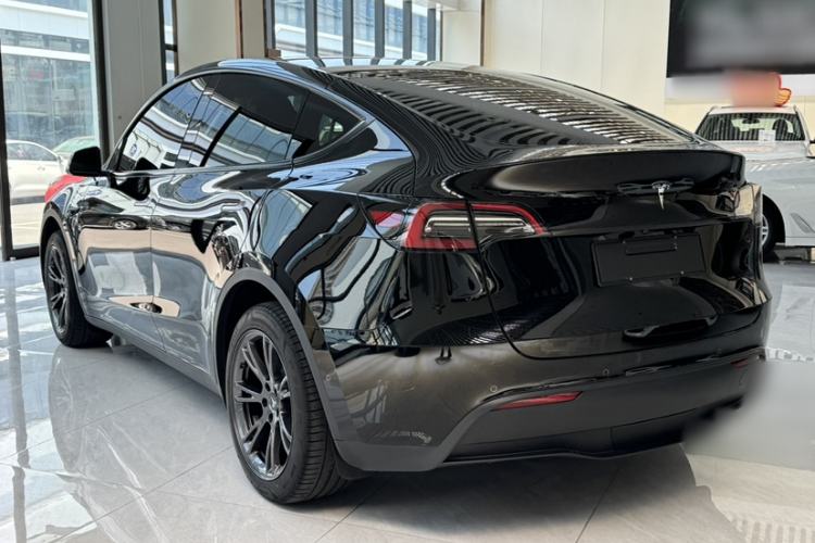 Used Tesla Model Y 2023 Long-Range All-Wheel-Drive Version Exterior 2