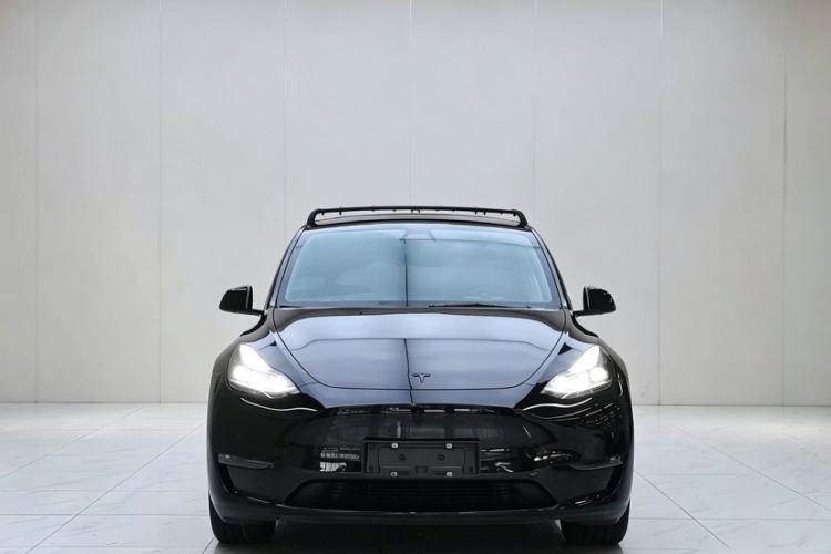 Used Tesla Model Y 2023 Long-Range All-Wheel-Drive Version Exterior 2
