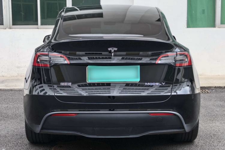 Used Tesla Model Y 2023 Rear-Wheel-Drive Version Exterior 2