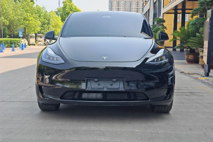 Used Tesla Model Y 2023 Rear-Wheel-Drive Version Exterior 2
