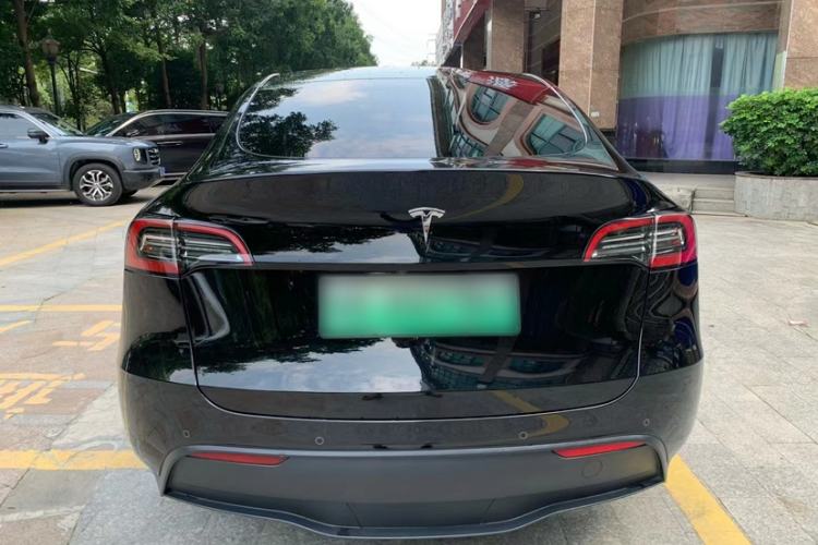 Used Tesla Model Y 2023 Long-Range All-Wheel-Drive Version Exterior 2