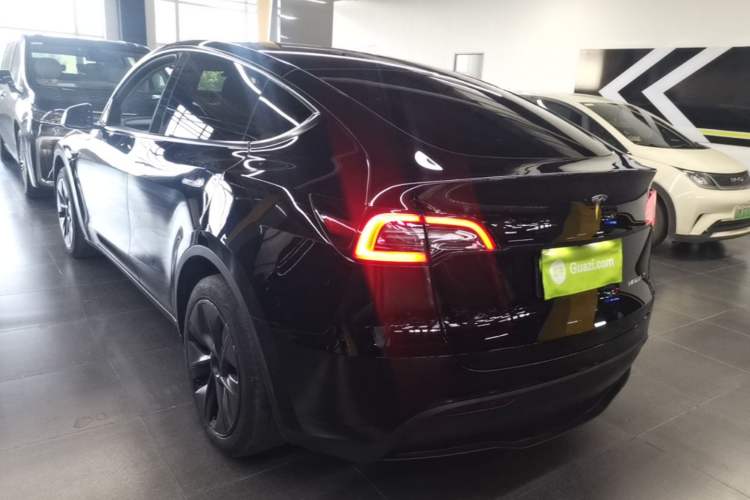 Used Tesla Model Y 2023 Rear-Wheel-Drive Version Exterior 2