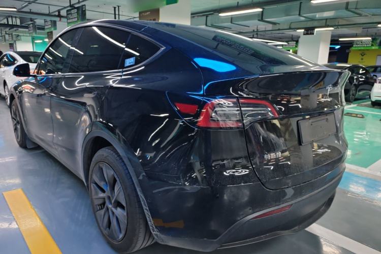 Used Tesla Model Y 2023 Long-Range All-Wheel-Drive Version Exterior 2