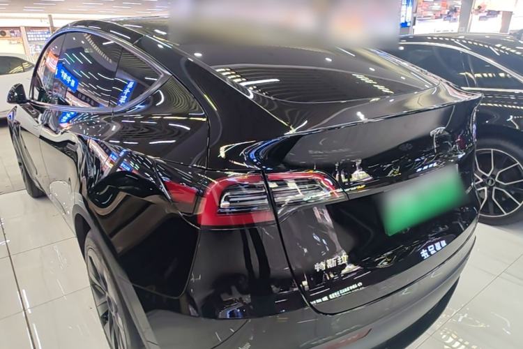 Used Tesla Model Y 2023 Rear-Wheel-Drive Version Exterior 2