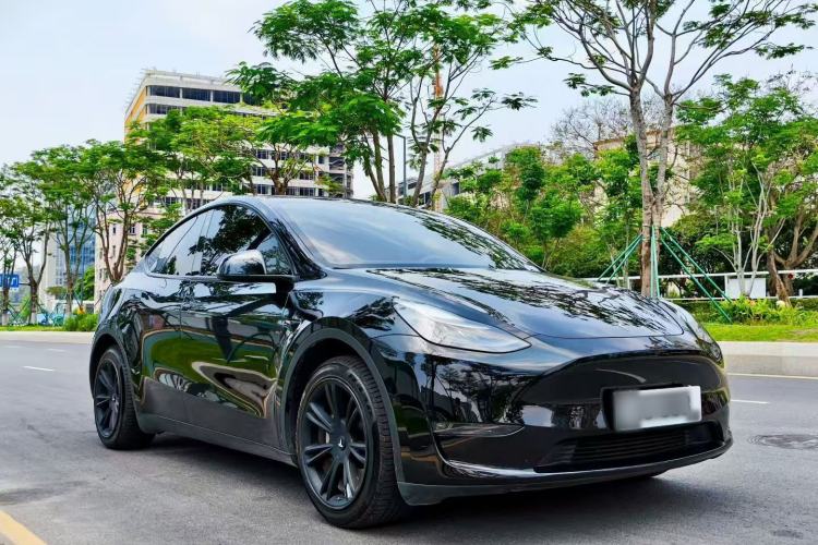 Used Tesla Model Y 2023 Long-Range All-Wheel-Drive Version Exterior 2