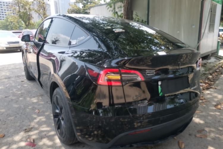 Used Tesla Model Y 2023 Rear-Wheel-Drive Version Exterior 2