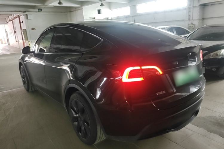 Used Tesla Model Y 2023 Rear-Wheel-Drive Version Exterior 2