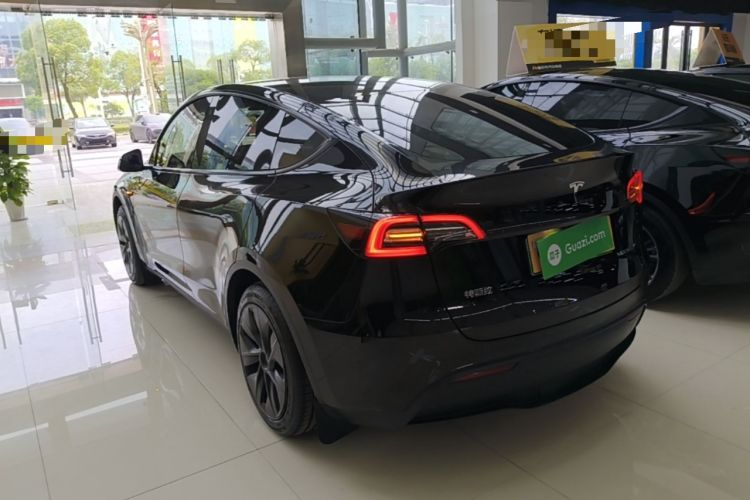Used Tesla Model Y 2023 Rear-Wheel-Drive Version Exterior 2